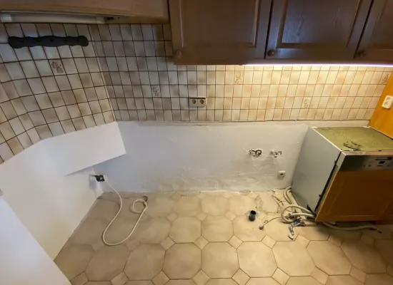 Einzubauende Küche nach Trocknung