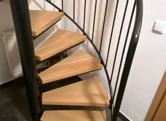 Neugefertigte Trittstufen in Eiche