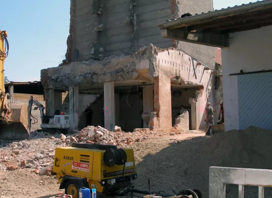 Sprengebene mit Fallbett