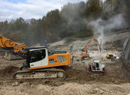 Bohrarbeiten vor Bunkereingang